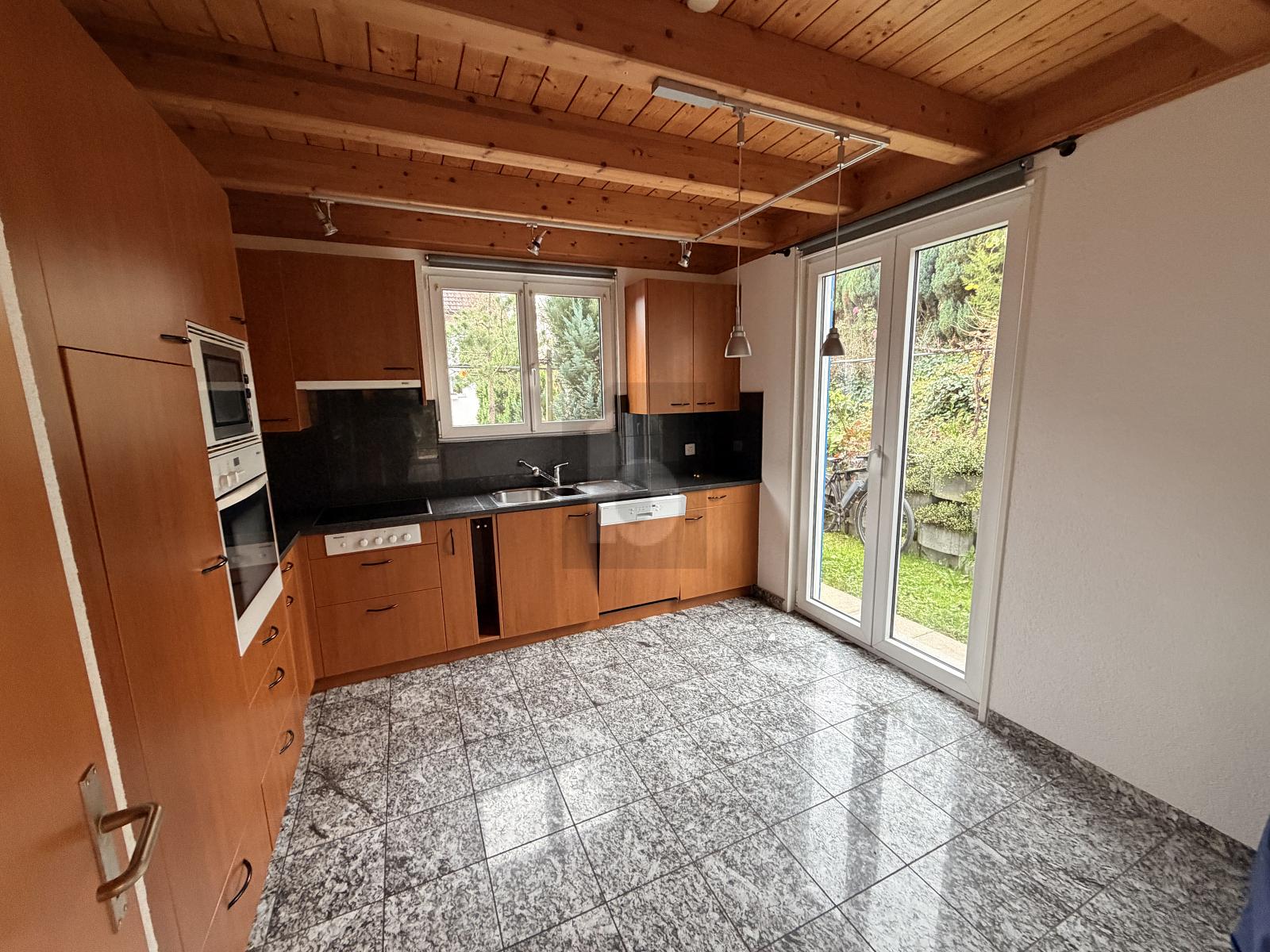 FAMILIENFREUNDLICHES DOPPELEINFAMILIENHAUS - 2