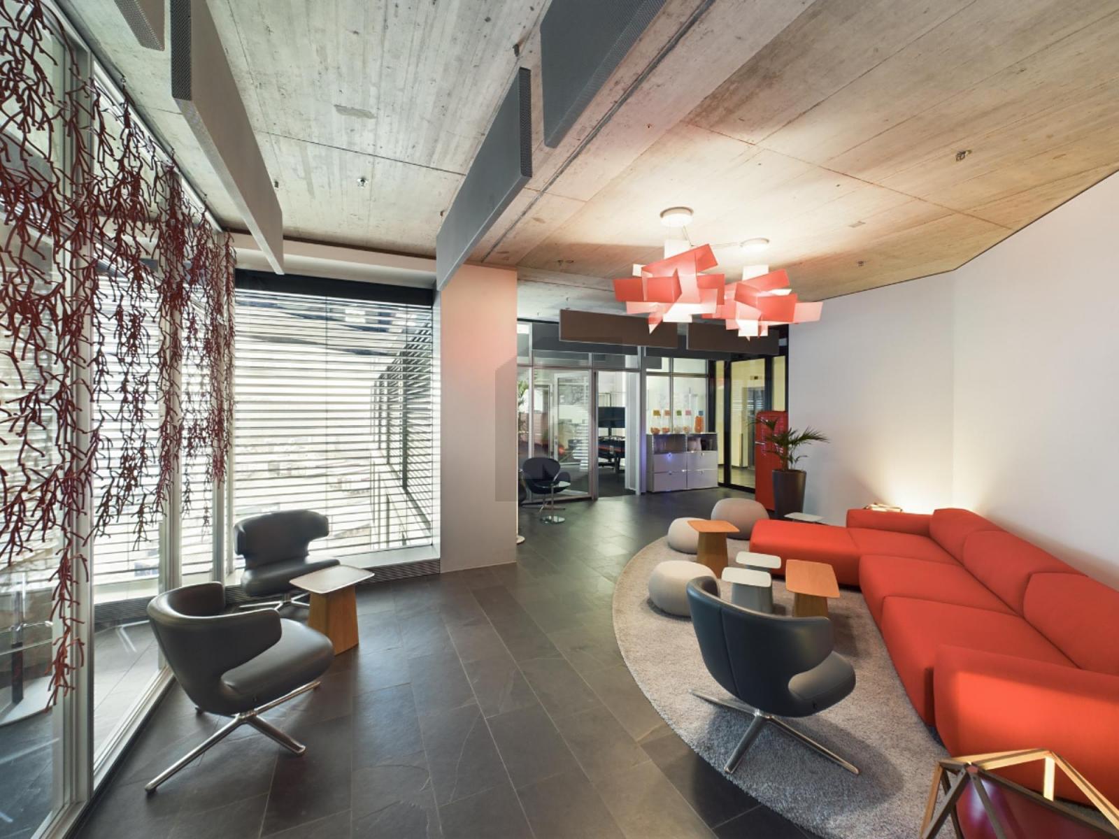 REPRÄSENTATIV UND MODERN MIT VIEL LICHTEINFALL - 1