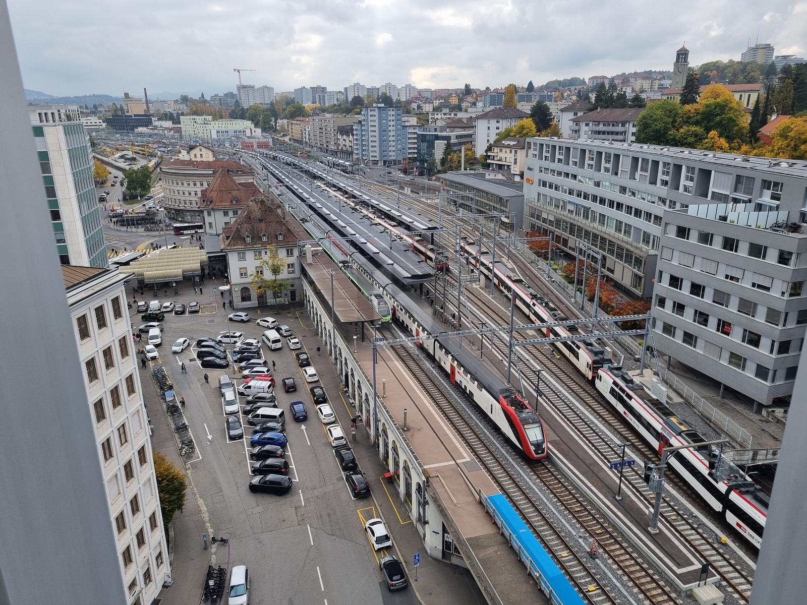 ESPACE DE TRAVAIL AVEC VUE PANORAMIQUE - 1