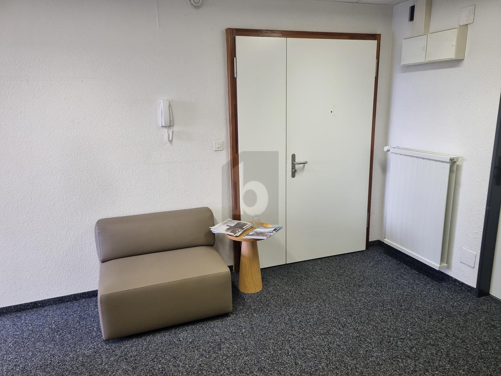 ESPACE DE TRAVAIL AVEC VUE PANORAMIQUE - 2