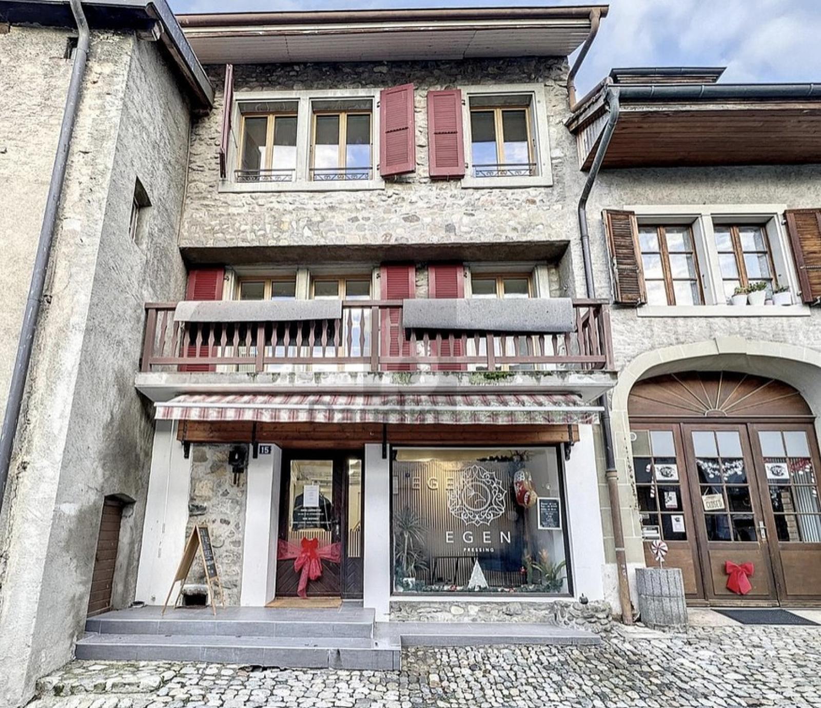 ARCADE AU COEUR DU BOURG DE SAINT-PREX - 0