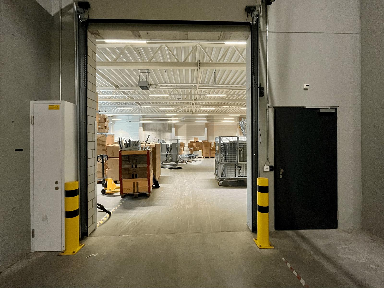 HELL MIT VIEL PLATZ - 1