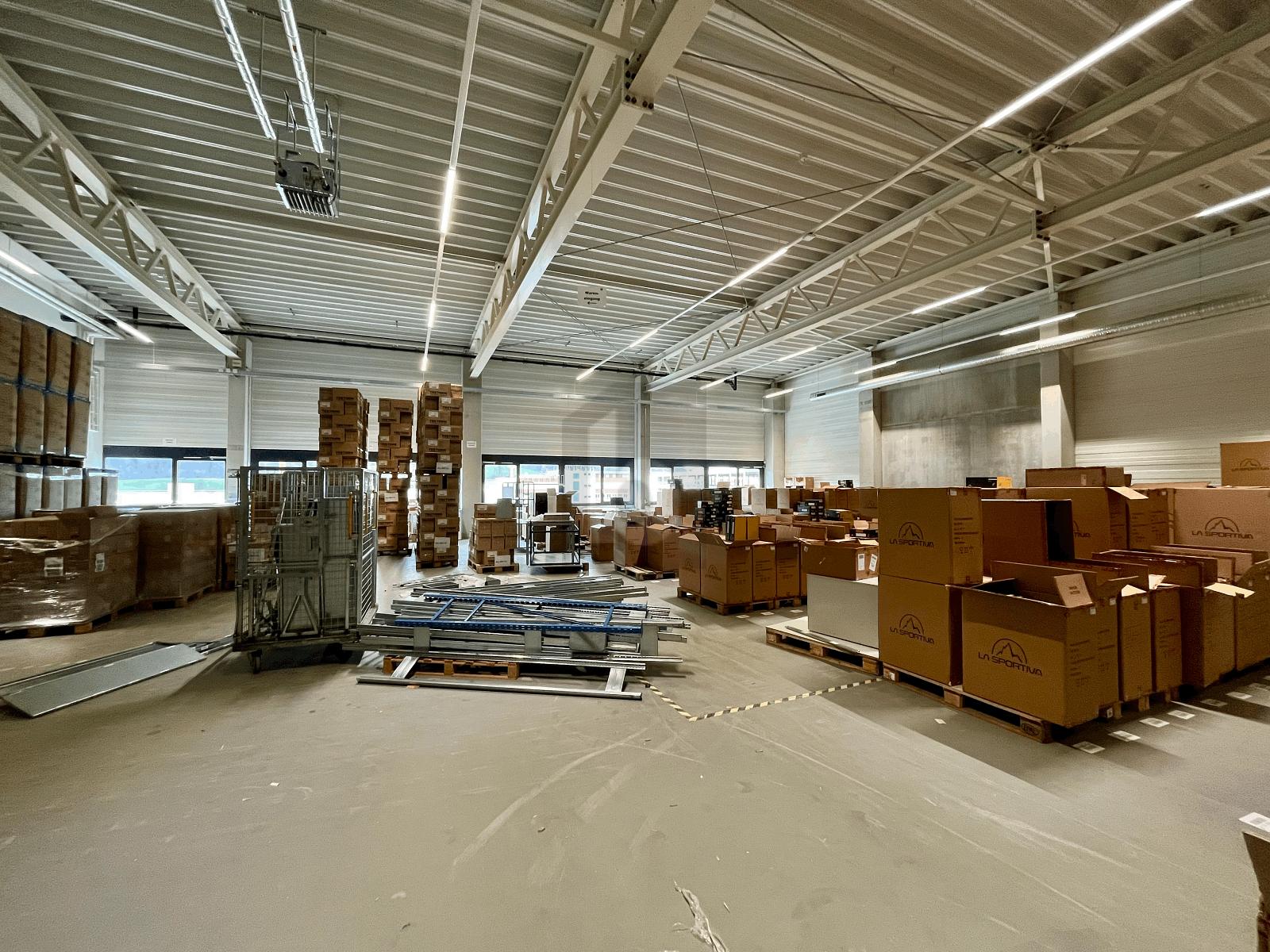 HELL MIT VIEL PLATZ - 3