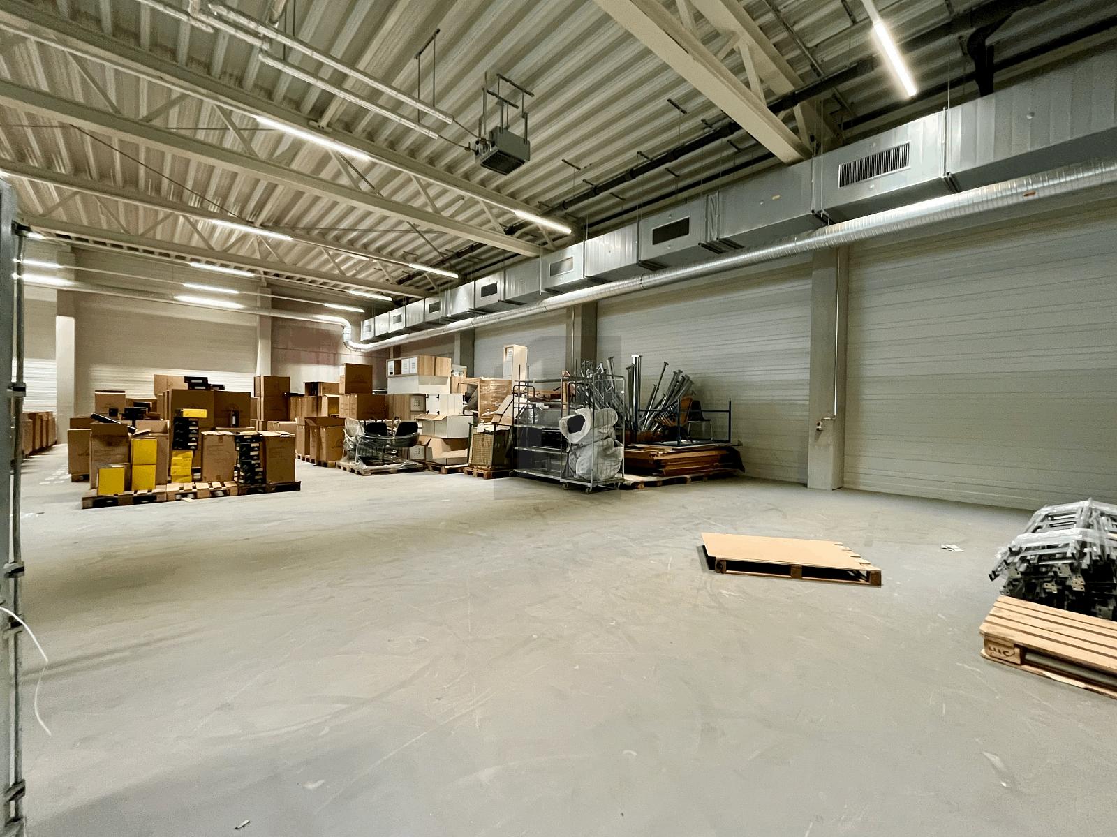 HELL MIT VIEL PLATZ - 4