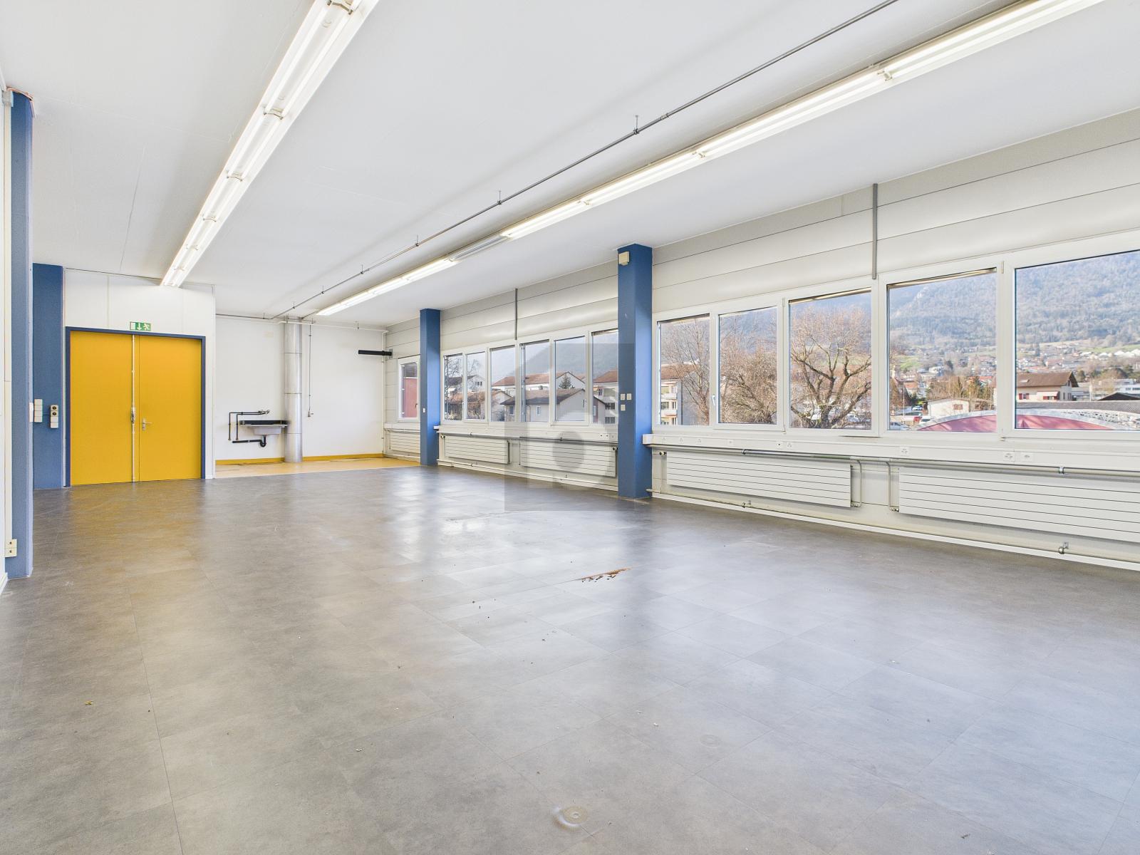 GROSSZÜGIG MIT WEITSICHT - 0