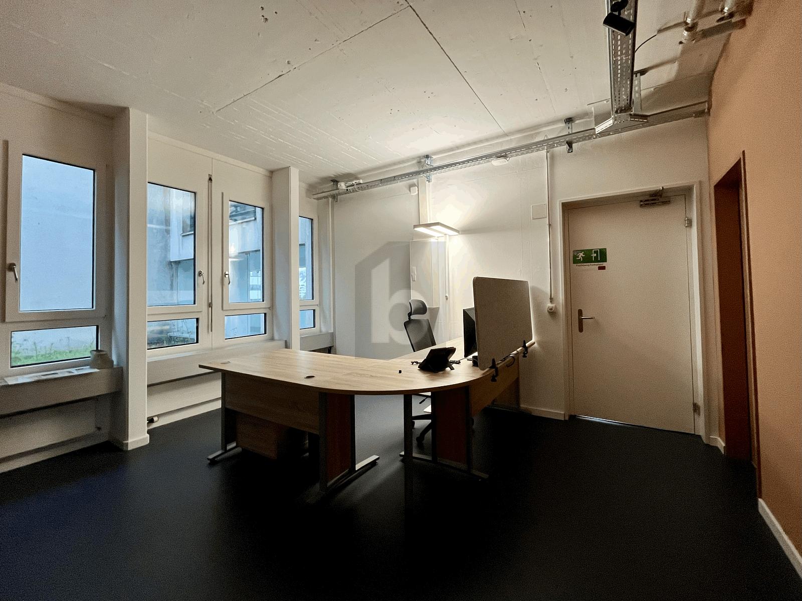 NEBEN BAHNHOF MIT TERRASSE - 3 MONATE GESCHENKT - 2