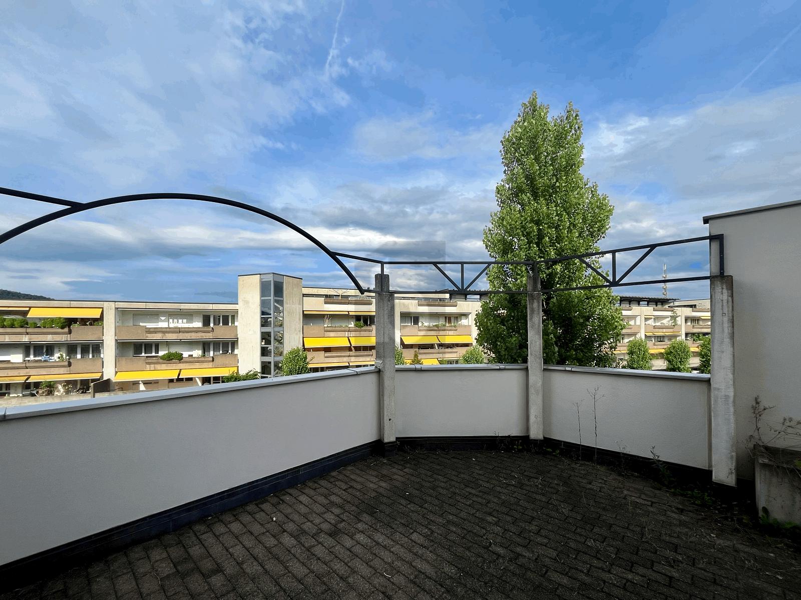 NEBEN BAHNHOF MIT TERRASSE - 3 MONATE GESCHENKT - 4