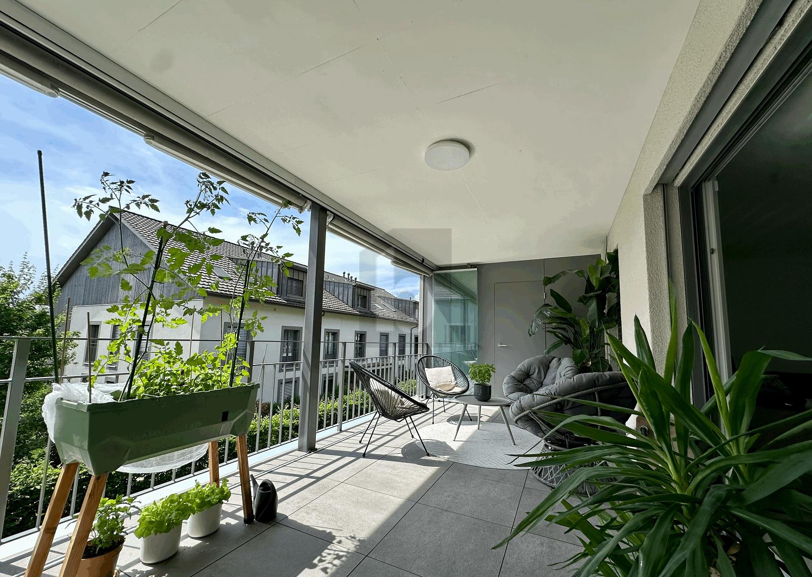 LICHTDURCHFLUTET, WINTERGARTENBALKON, NATURNAH - 0