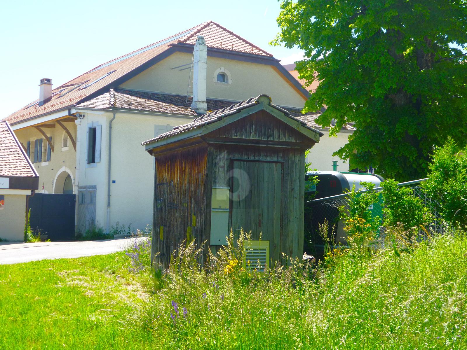 PETITE CABANE POUR STOCKAGE - 1