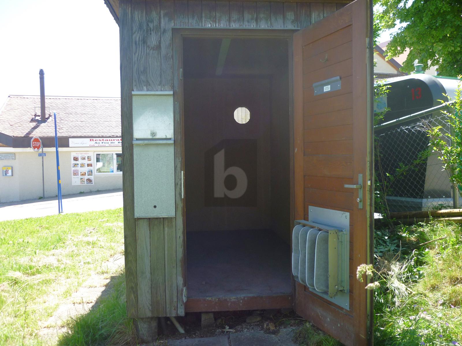 PETITE CABANE POUR STOCKAGE - 2