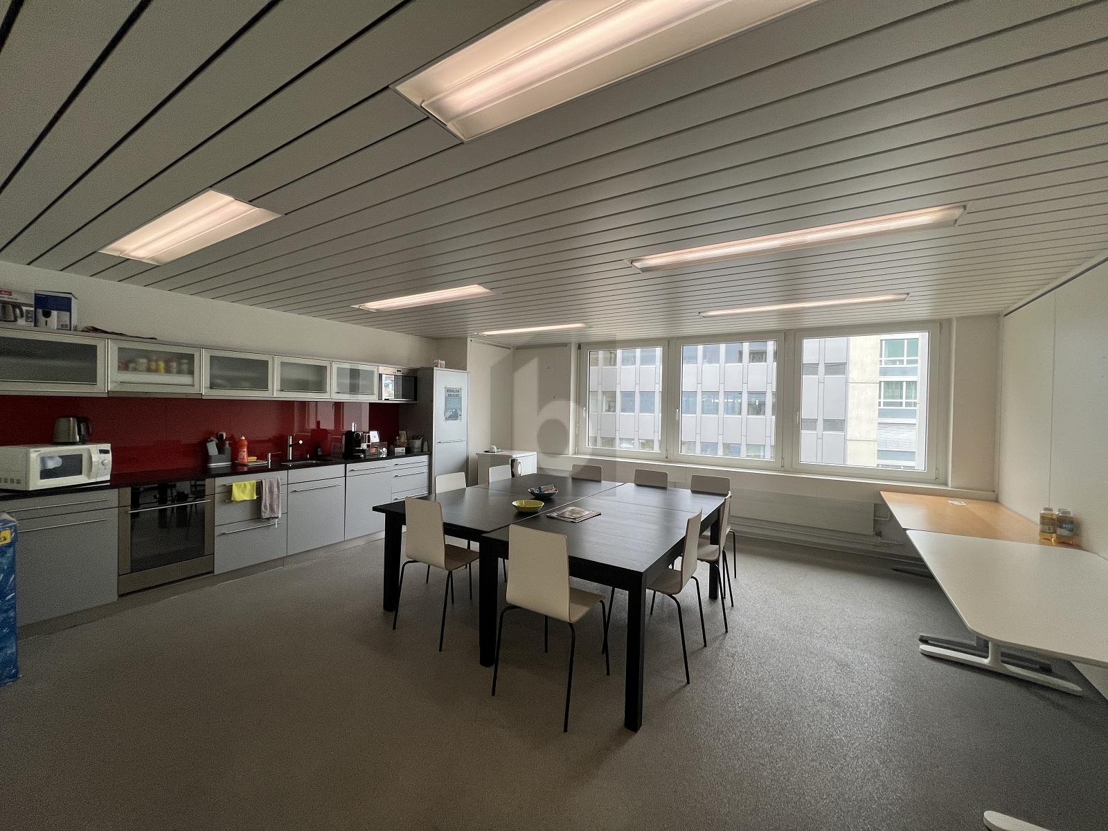 DYNAMISCH UND MODERN AN ZENTRALER LAGE - 1