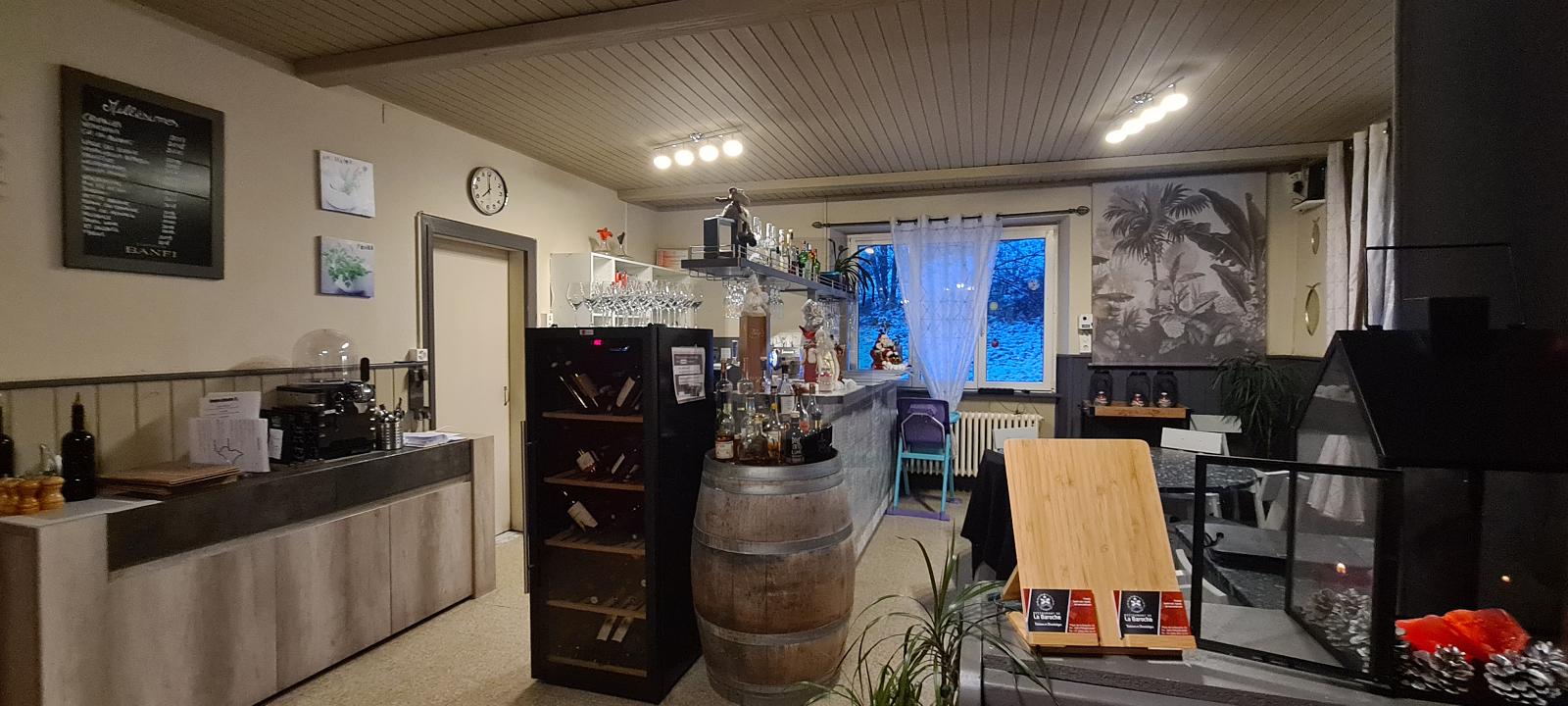 IDÉALEMENT SITUÉ, AVEC UNE CLIENTÈLE D'HABITUÉS - 2