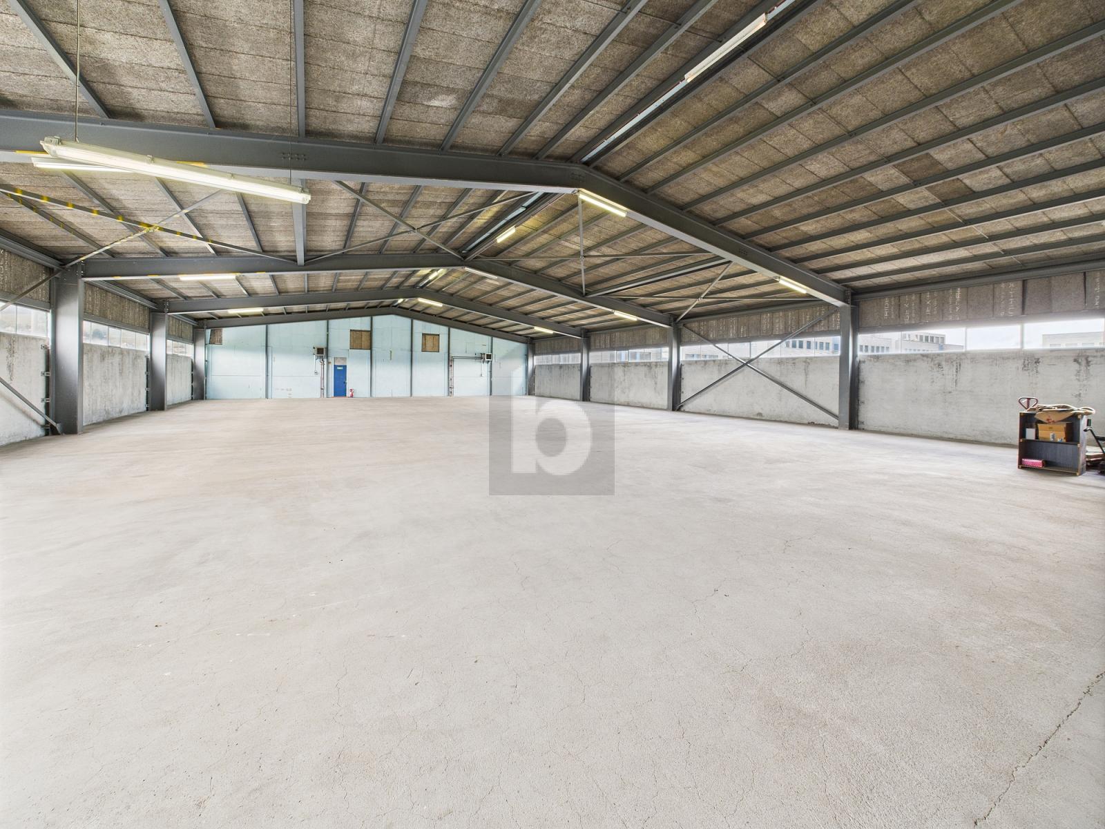 PRAKTISCH UND GUT ERREICHBAR - 0