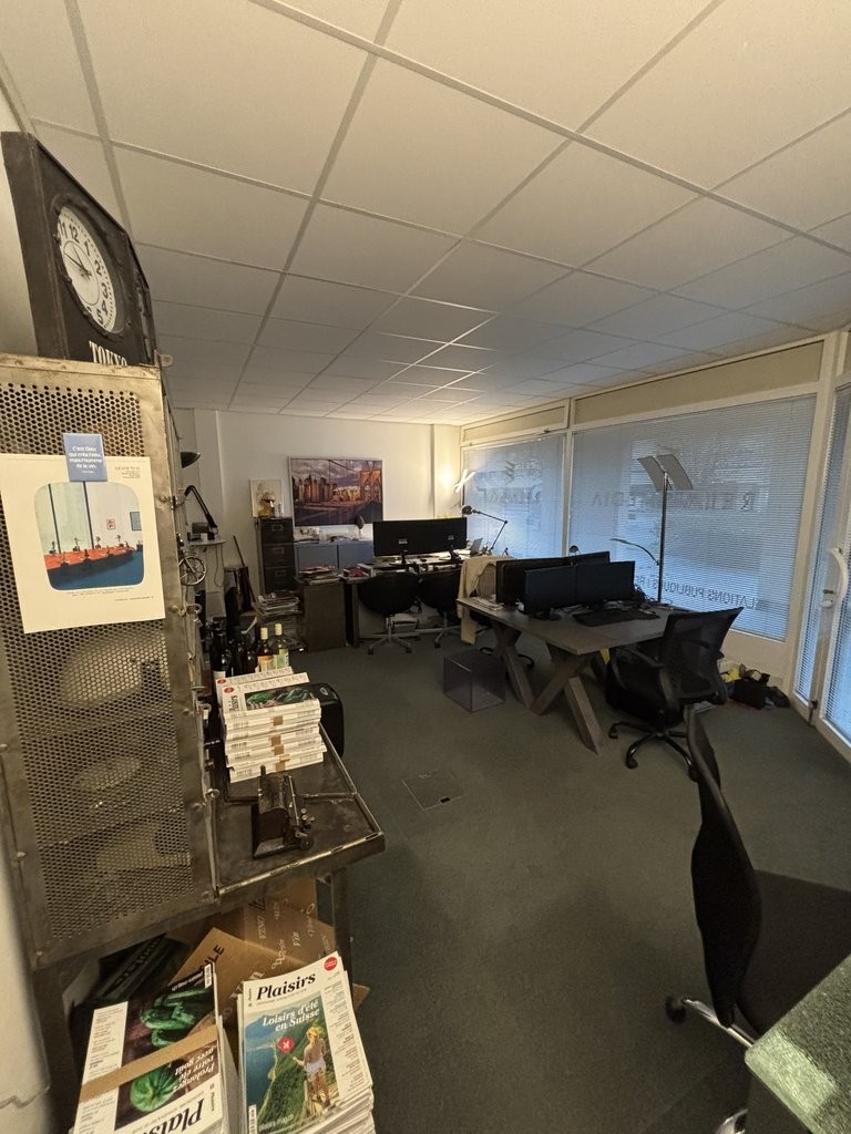 A saisir ! Superbe surface de bureau lumineuse dans bâtiment mixte - 1