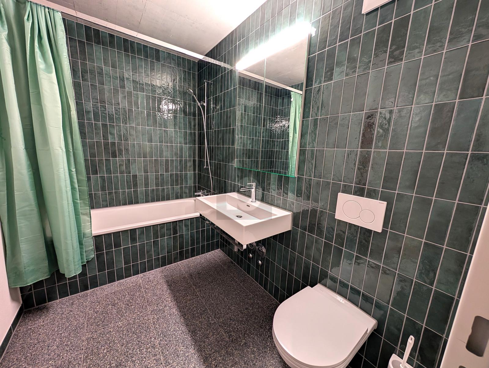 LICHTDURCHFLUTET MIT SCHÖNER LOGGIA - 4