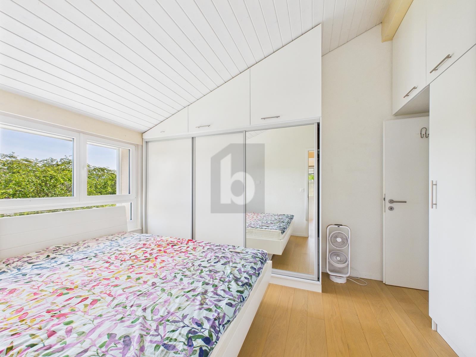 ESPACE LUMINEUX ET MEUBLÉ - 4