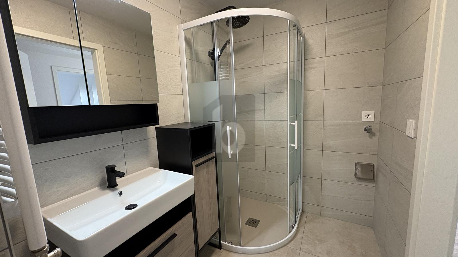 MAGNIFIQUE DUPLEX ENTIÉREMENT NEUF - 4