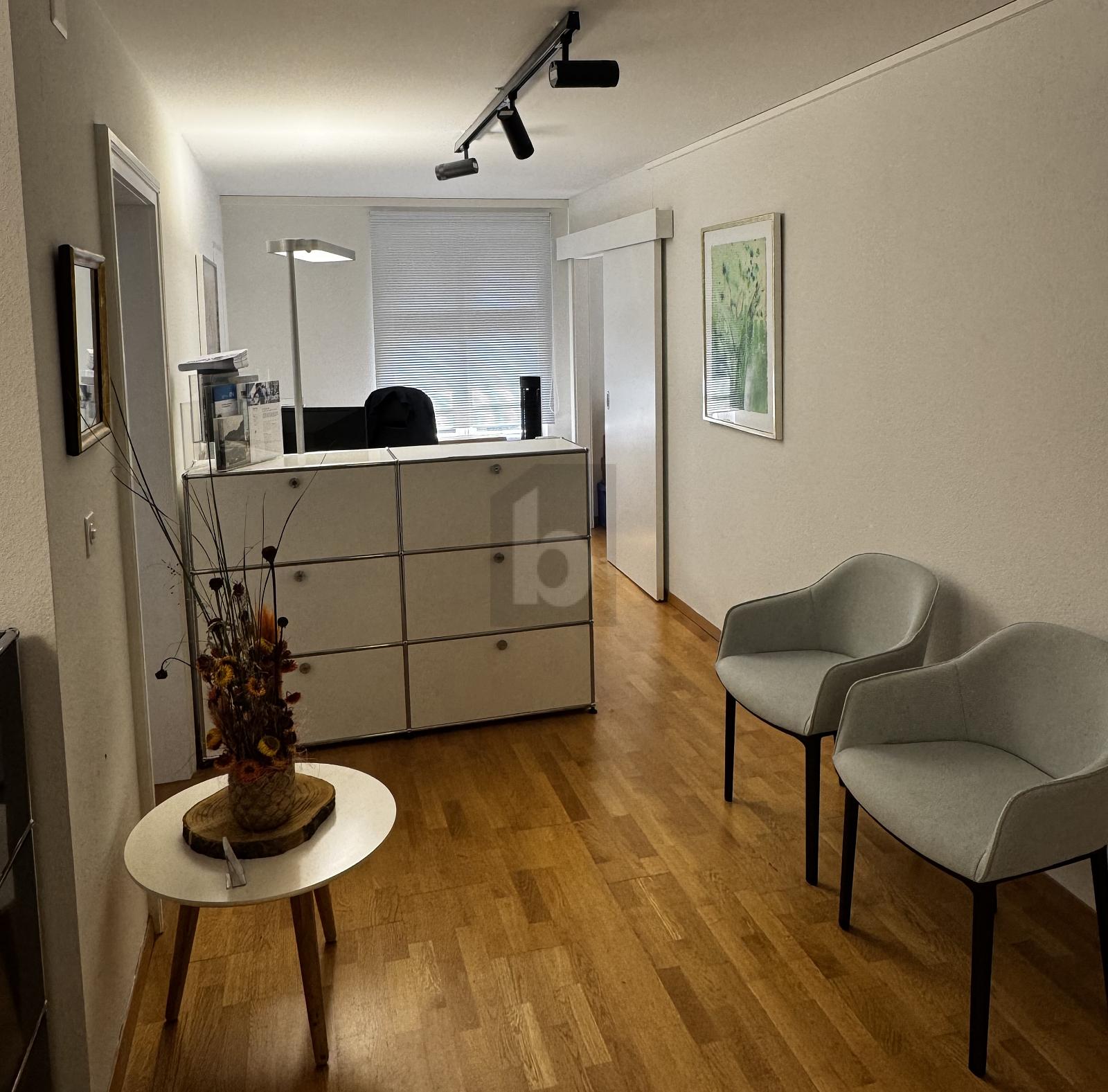 GERÄUMIG, STILLVOLL UND RUHIG - 3