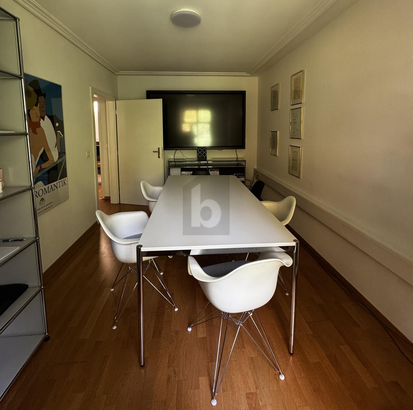 GERÄUMIG, STILLVOLL UND RUHIG - 4