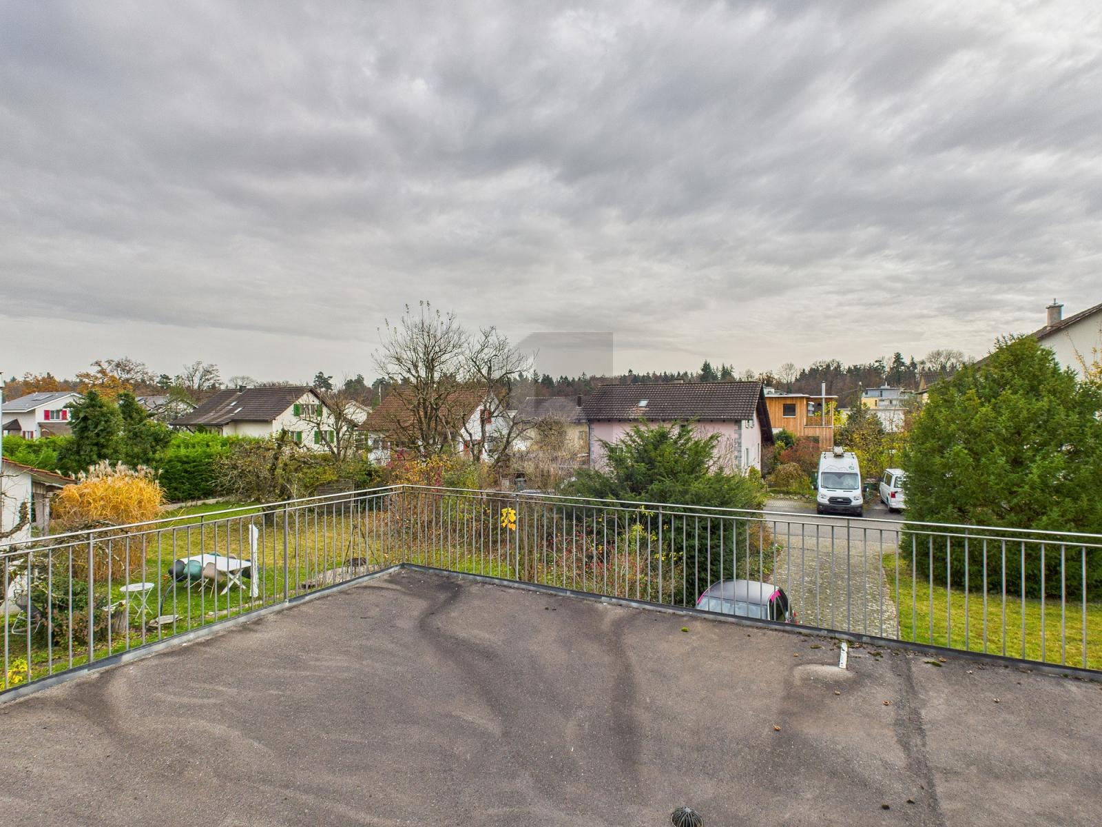 SONNIGE LAGE MIT GROSSEM GARTEN - 4