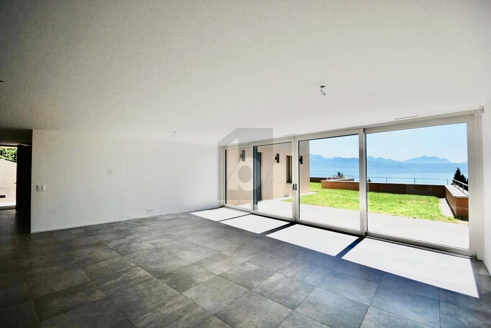 SPLENDIDE, DE HAUT STANDING AVEC MAGNIFIQUE VUE LAC - 3