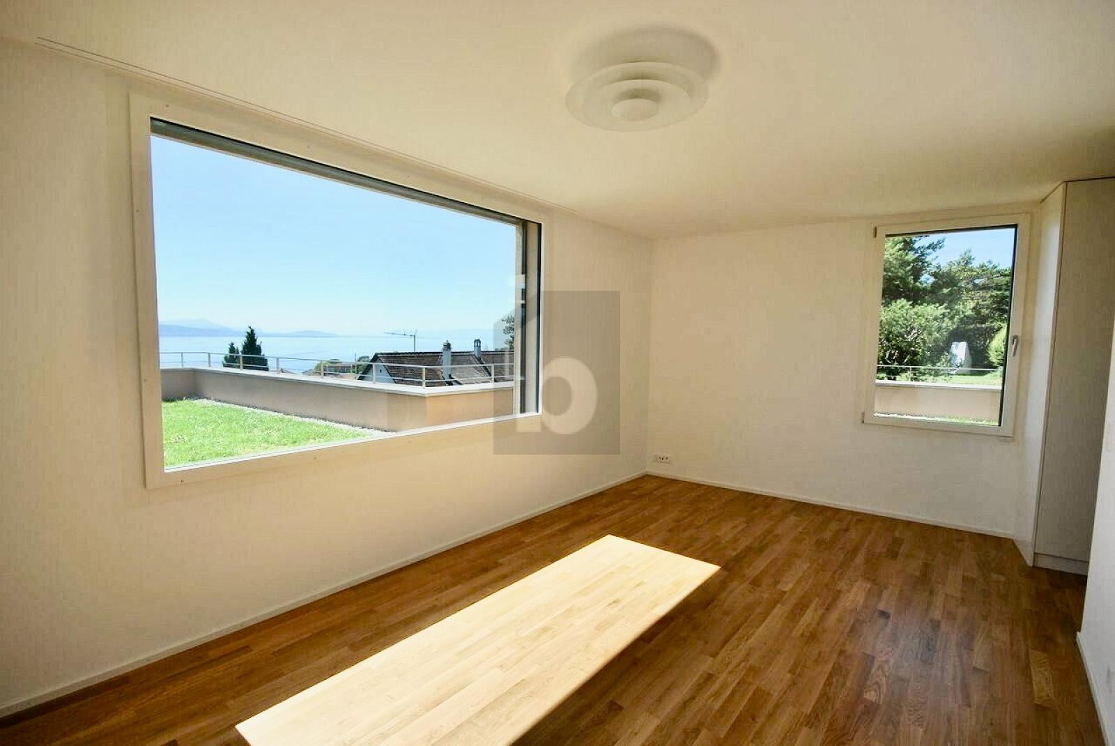 SPLENDIDE, DE HAUT STANDING AVEC MAGNIFIQUE VUE LAC - 4