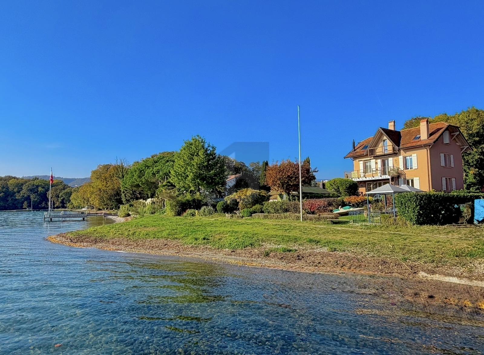 A DEUX PAS DU LAC, VUE IMPRENABLE - 0