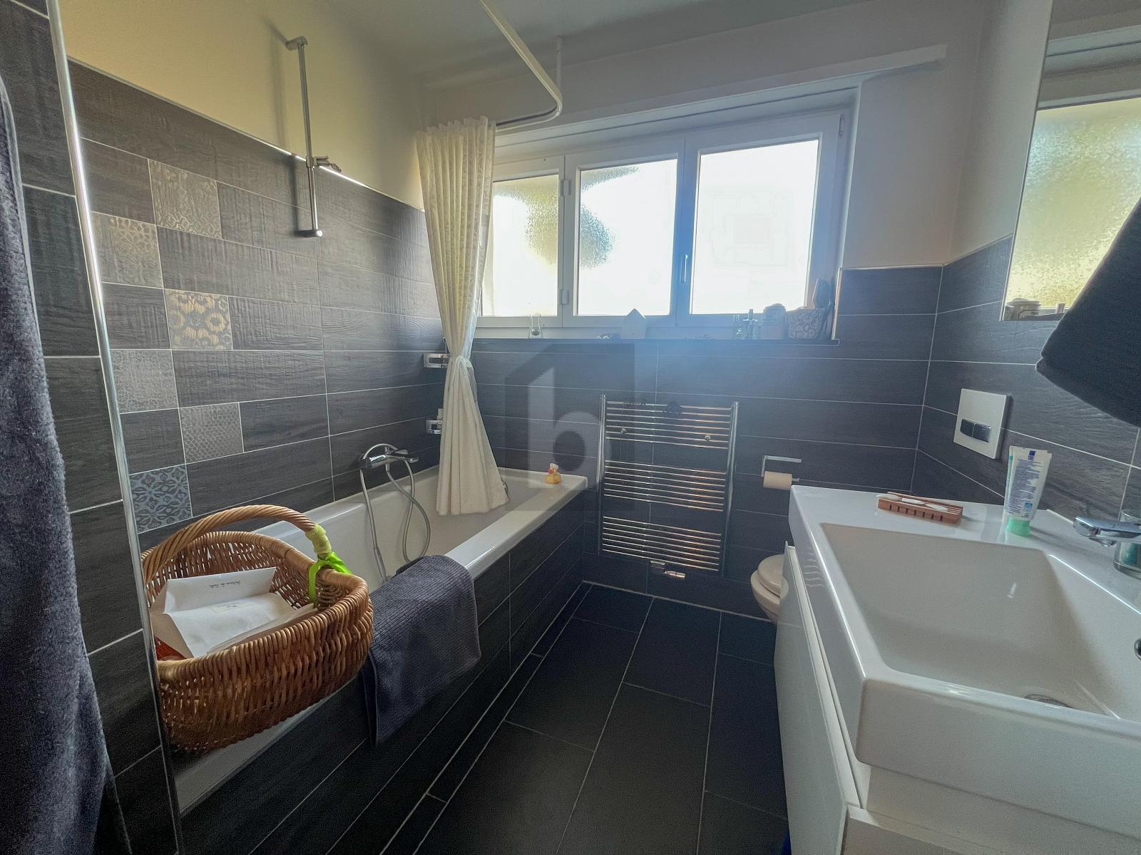 HOCHWERTIG MÖBLIERTE WOHNOASE AN RUHIGER LAGE - 3