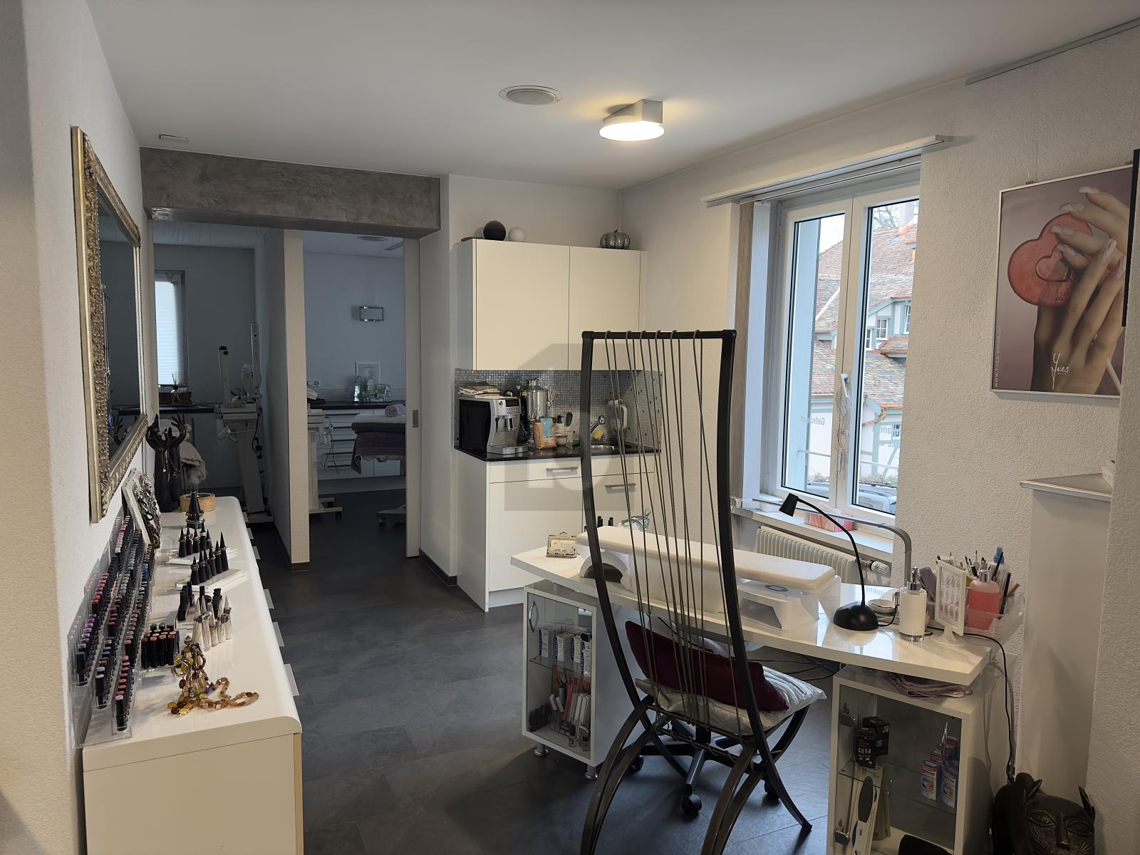 IM REPRÄSENTATIVEN JUGENDSTIL MIT PARKPLÄTZEN - 3