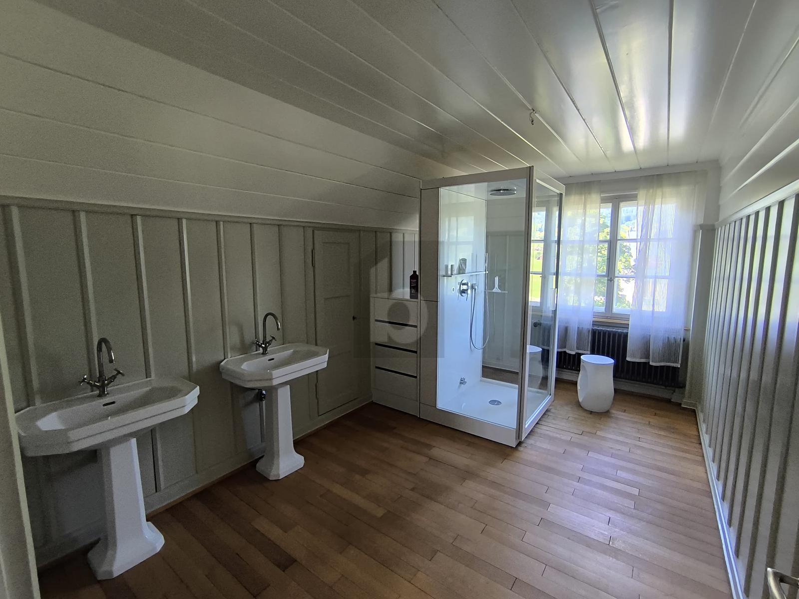 HISTORISCH MIT WEITBLICK - 2