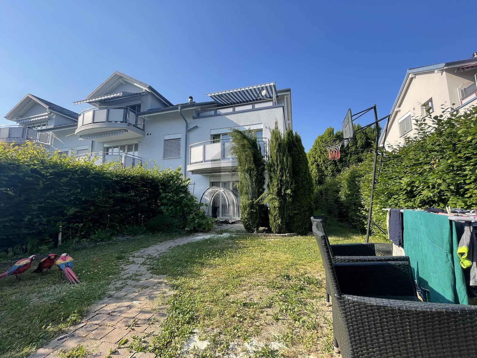 LICHTDURCHFLUTET, SONNIG MIT GARTEN - 2