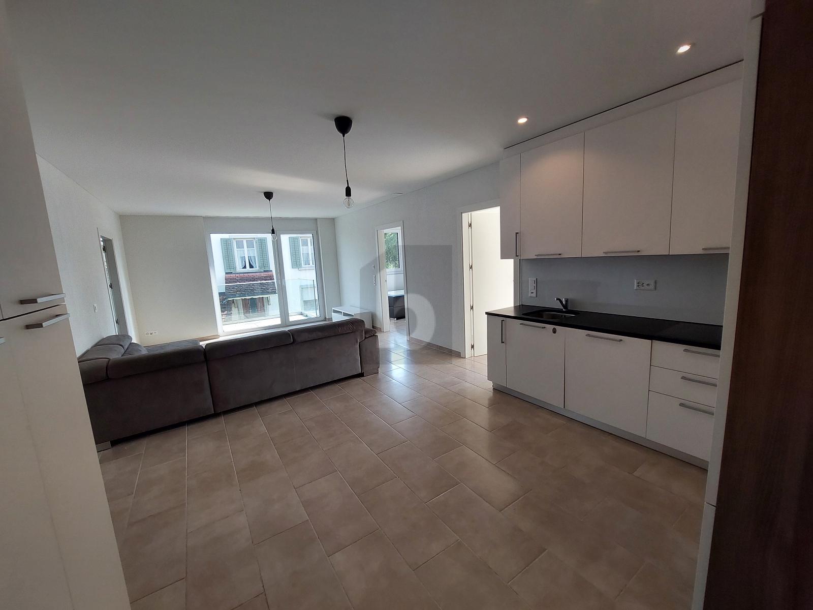 MIT BALKON UND MODERNER AUSSTATTUNG - 2