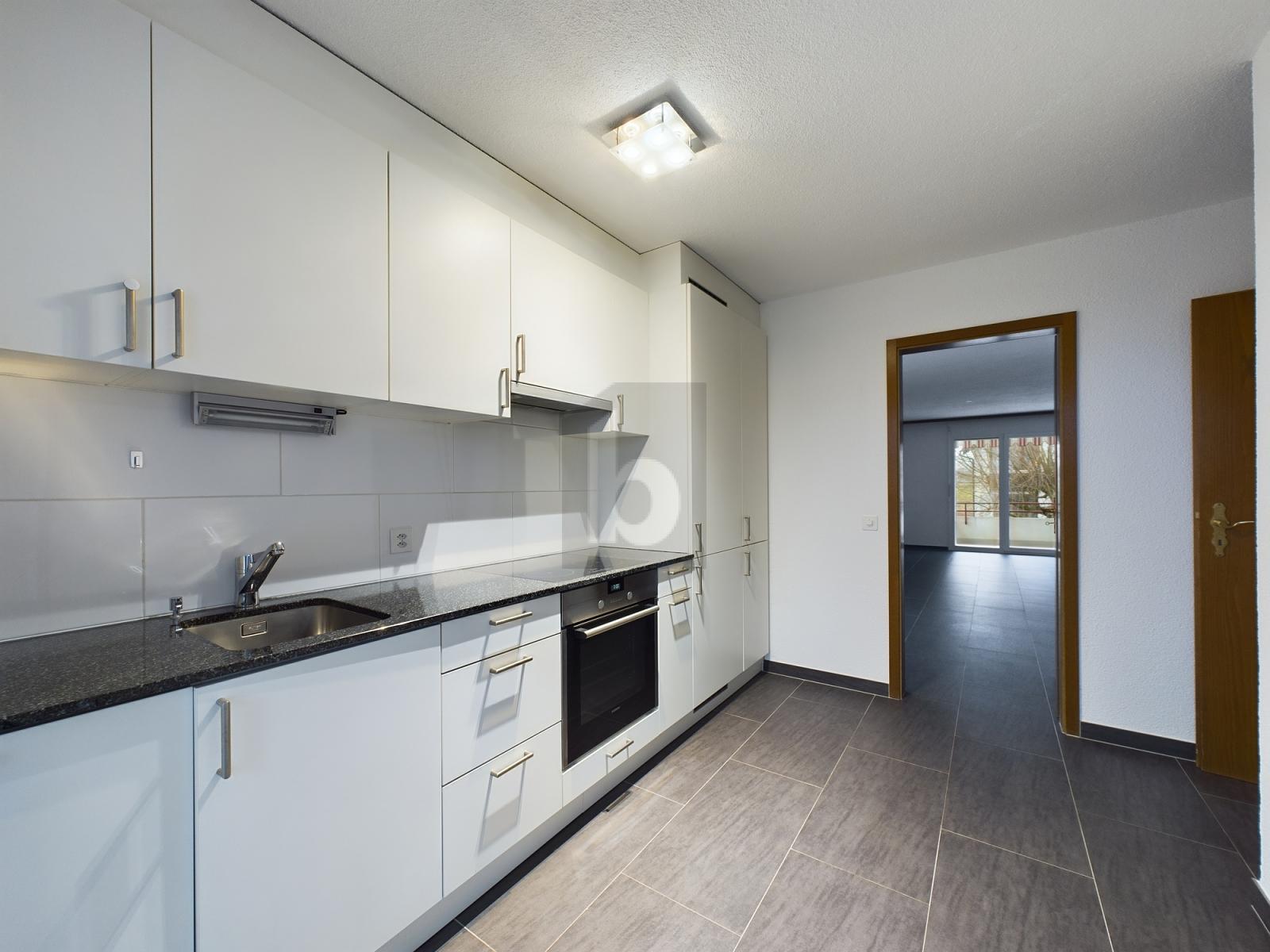 MODERN, KOMFORTABEL UND MIT GEMÜTLICHEM BALKON - 1