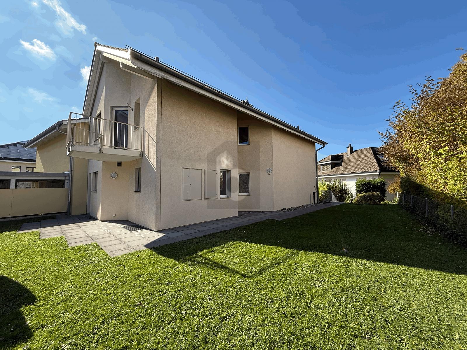 ELEGANT UND GROSS MIT VIEL PLATZ - 0