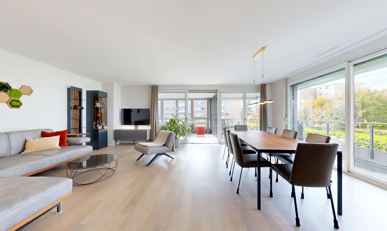 Elegant 4.5-Room Apartment in Zumikon - 2