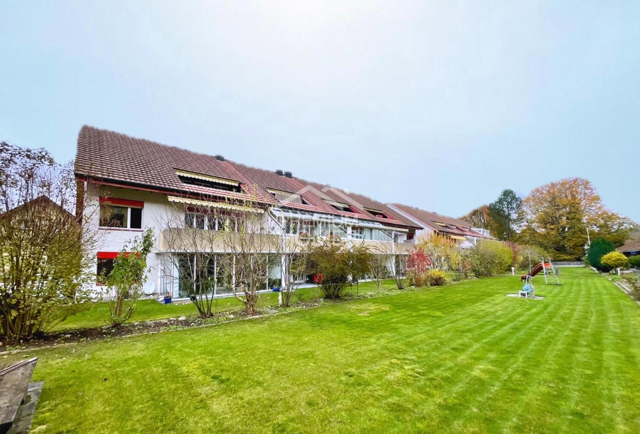 Grosszügige Wohnung mit Hobbyraum - 0