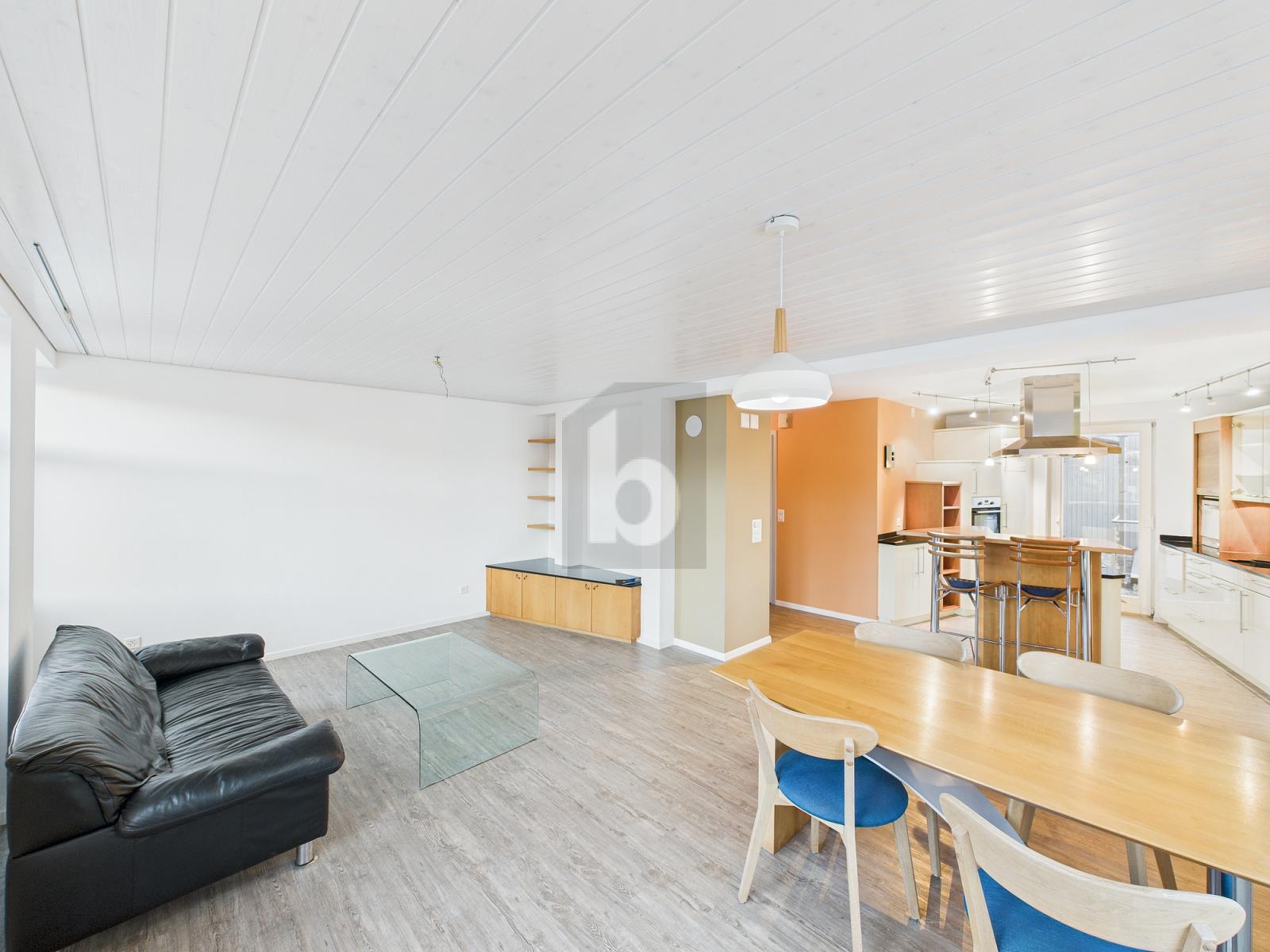 GROSSE TERRASSE, MIT STILVOLLER KÜCHE UND BAD - 1