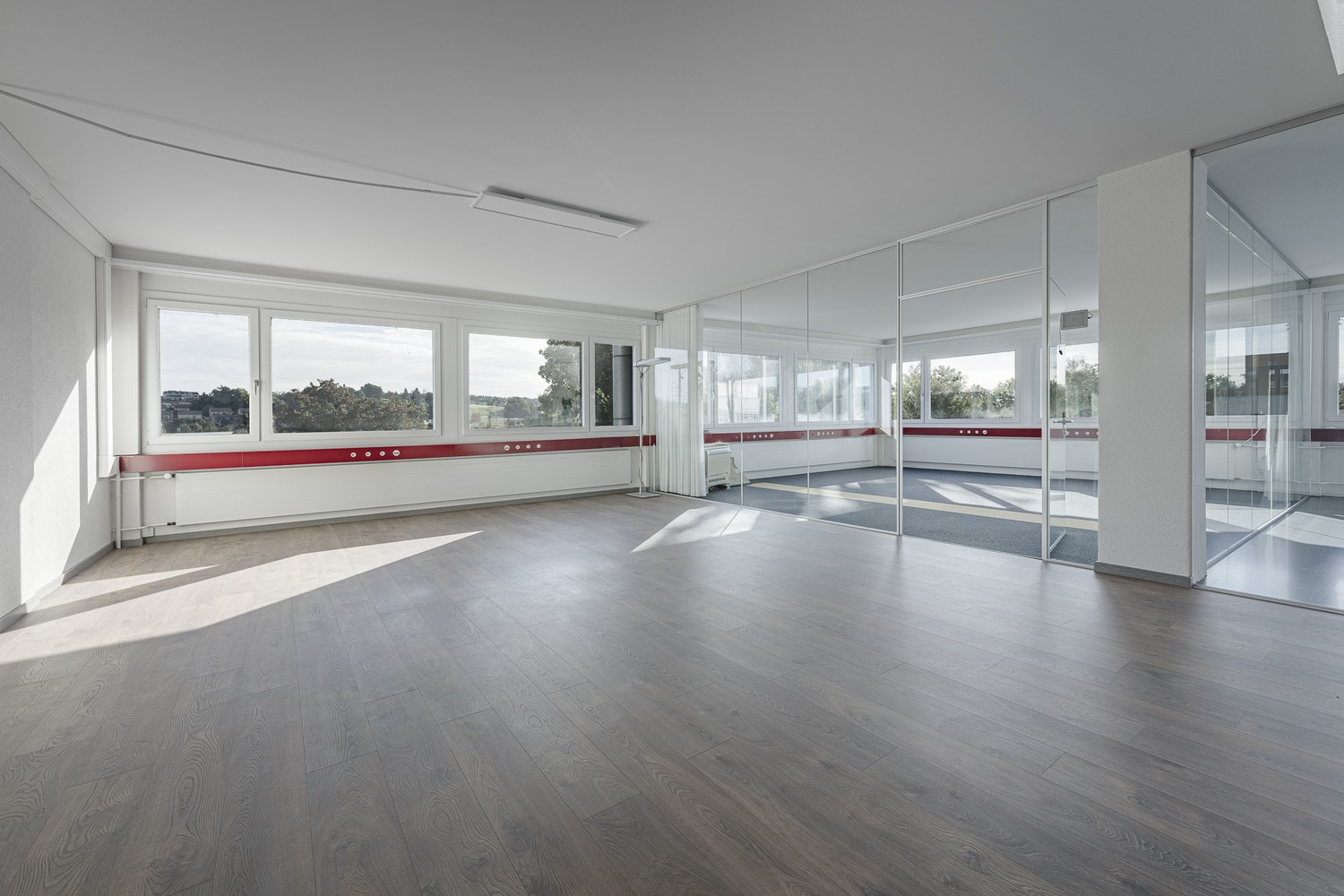 Bezugsbereite Fläche mit attraktivem Mietzins per sofort - 0