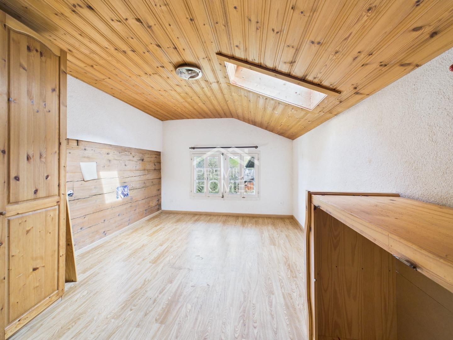 Charmantes Dreifamilienhaus - Perfekt für Freizeit- und Outdooraktivit - 4