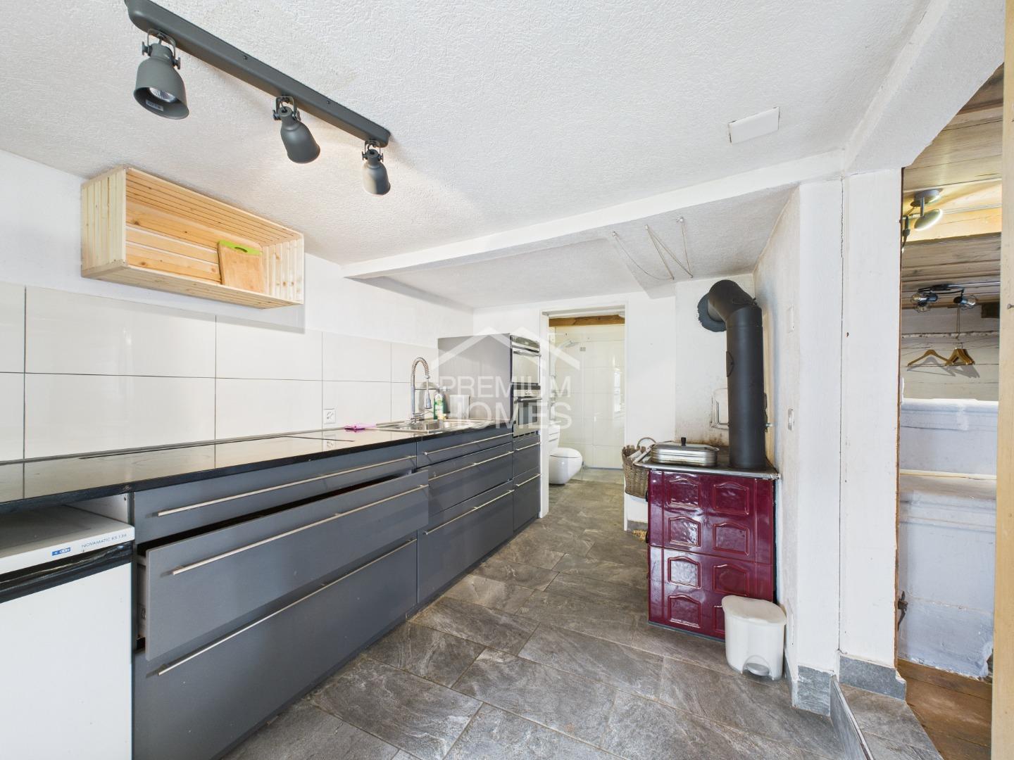 Charmantes Dreifamilienhaus - Perfekt für Freizeit- und Outdooraktivit - 5