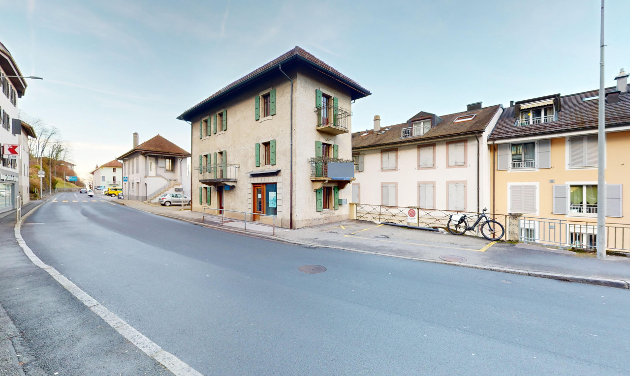 Exklusiv: Kleines Geschäftsgebäude zum Umbau - 0