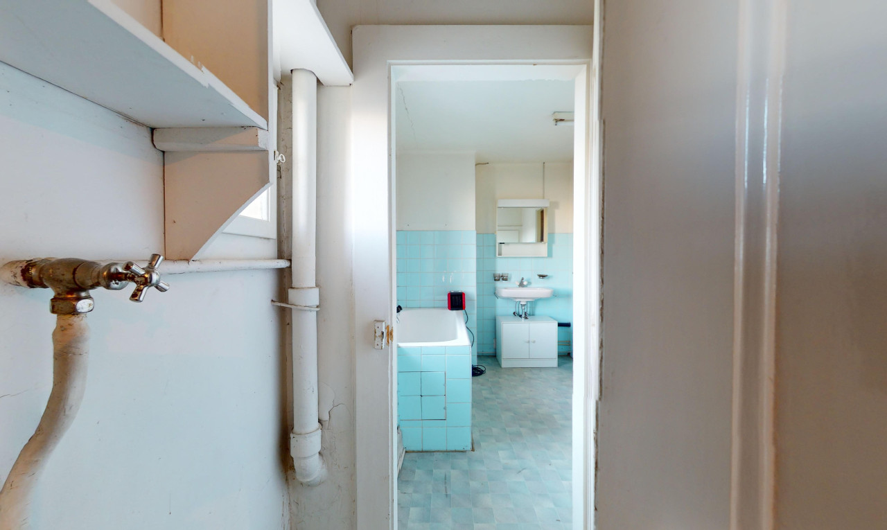 Exklusiv: Kleines Geschäftsgebäude zum Umbau - 9