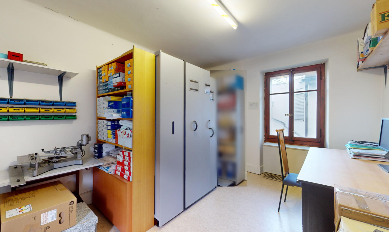 Exklusiv: Kleines Geschäftsgebäude zum Umbau - 11