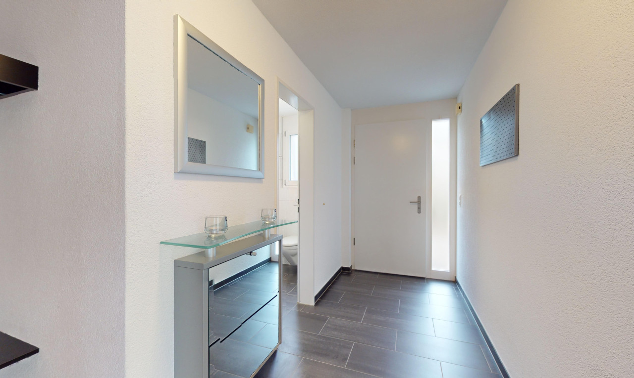 Freistehendes 5.5-Zimmer Einfamilienhaus mit Garten - 3