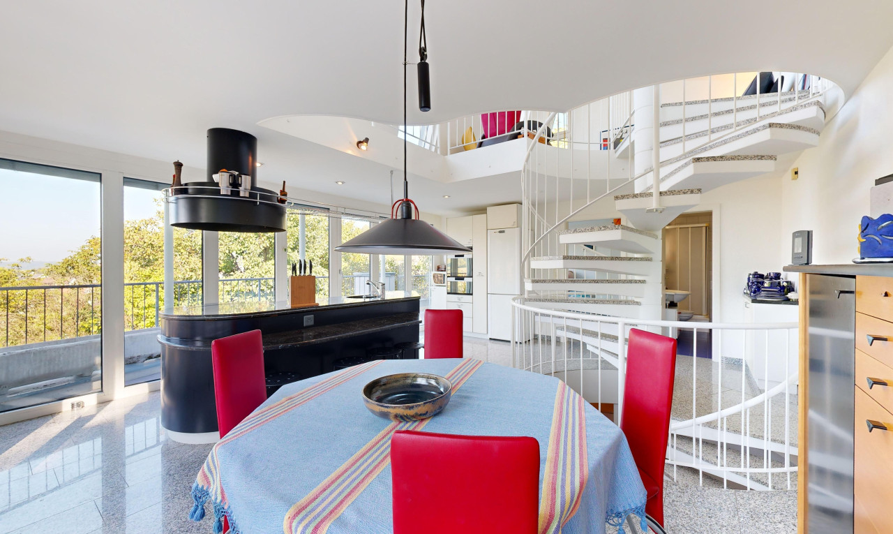 Einfamilienhaus mit ausgefallener Architektur und traumhaftem Ausblick - 4