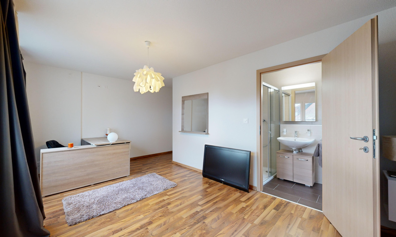 Exklusives Duplex mit renovierter Terrasse in Geneveys-sur-Coffrane - 9