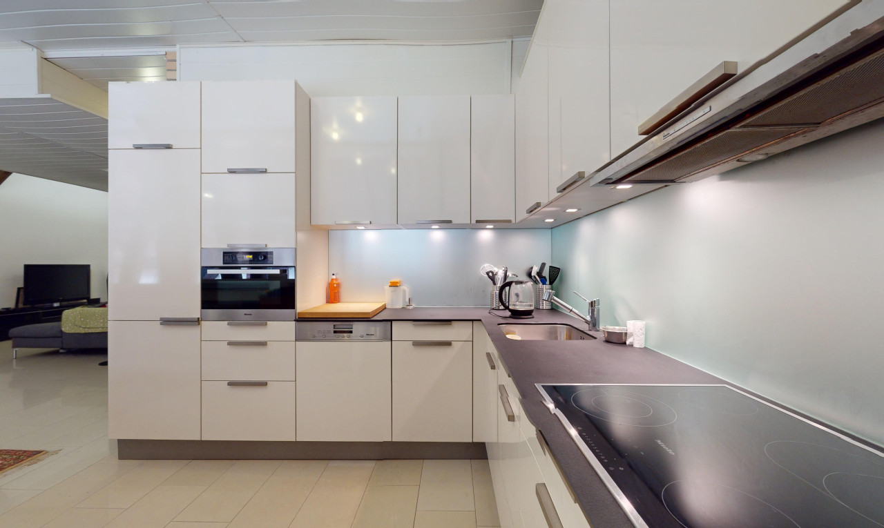 Grosszügiges und vollvermietetes Mehrfamilienhaus mit Gewerbeeinheit - 8