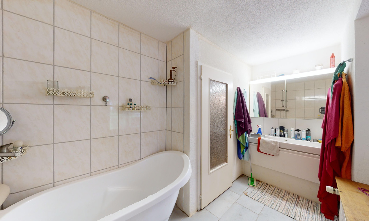 Grosszügiges und vollvermietetes Mehrfamilienhaus mit Gewerbeeinheit - 11