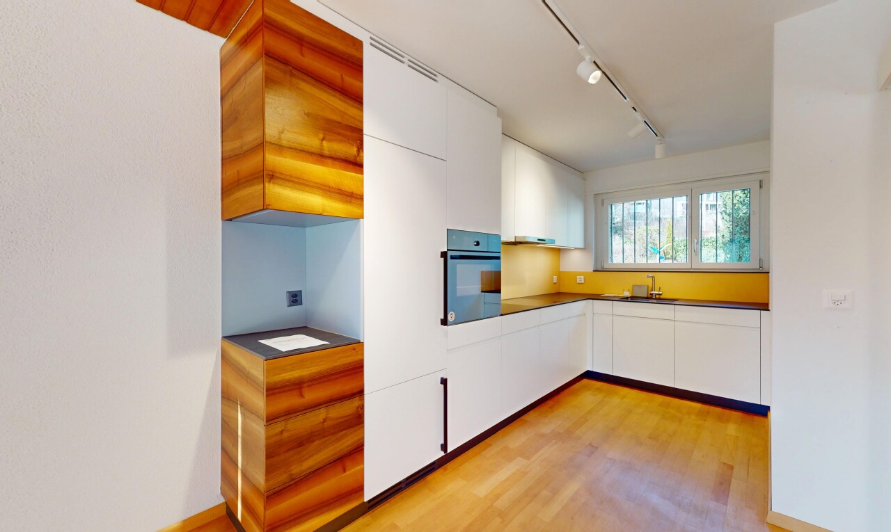 Doppelhaushälfte mit grossem Garten und viel Potenzial in Bettingen - 3