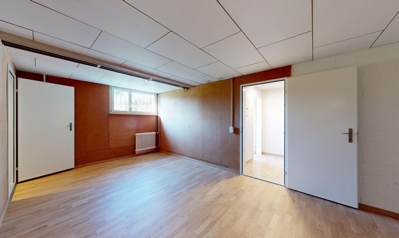 Doppelhaushälfte mit grossem Garten und viel Potenzial in Bettingen - 10